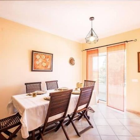 Apartment Alfarmar - Pool, Beach Only A Few Minutes Away Albufeira Bagian luar foto
