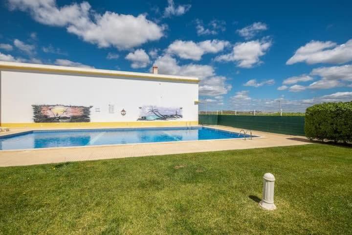 Apartment Alfarmar - Pool, Beach Only A Few Minutes Away Albufeira Bagian luar foto