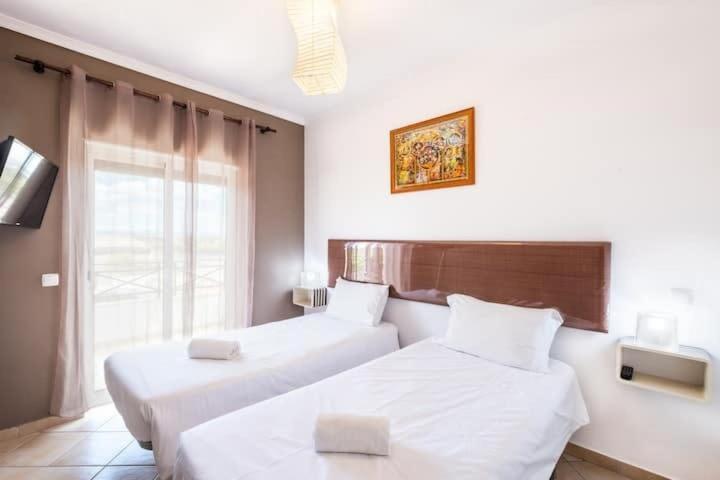 Apartment Alfarmar - Pool, Beach Only A Few Minutes Away Albufeira Bagian luar foto