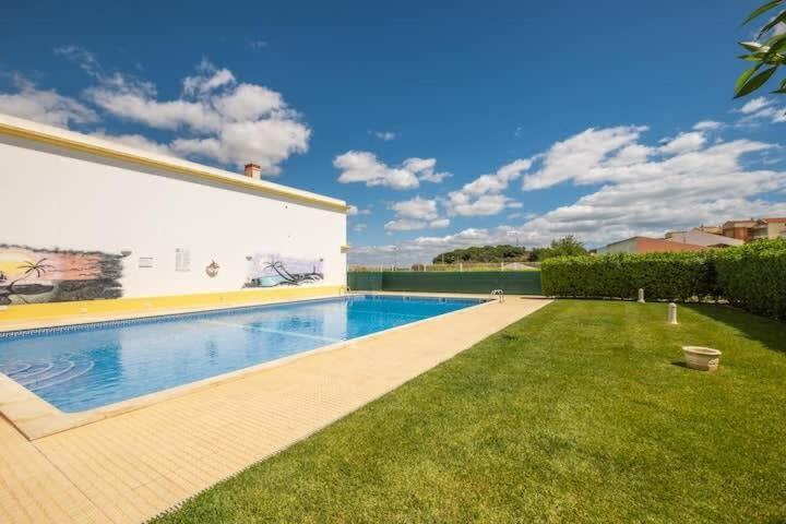 Apartment Alfarmar - Pool, Beach Only A Few Minutes Away Albufeira Bagian luar foto